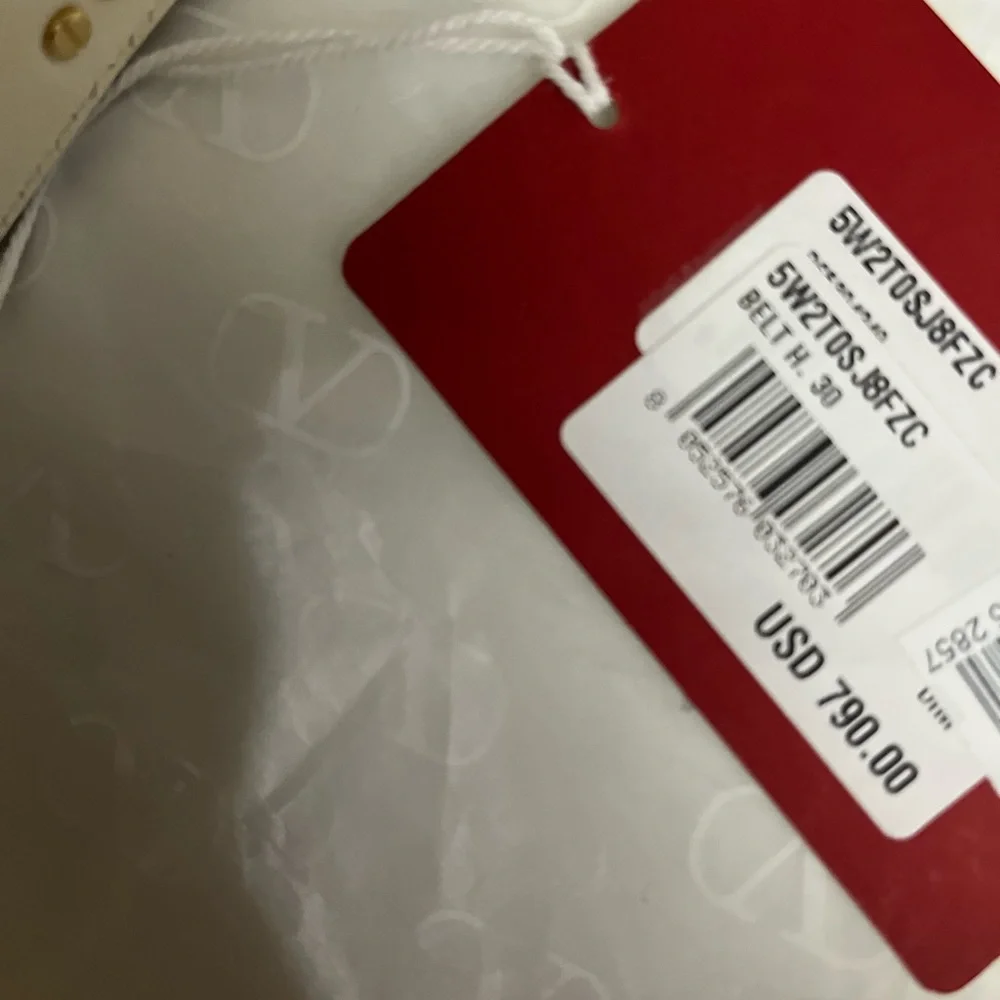 Valentino Garavani
The Bold Edition VLogo belt - Picture 11 of 12